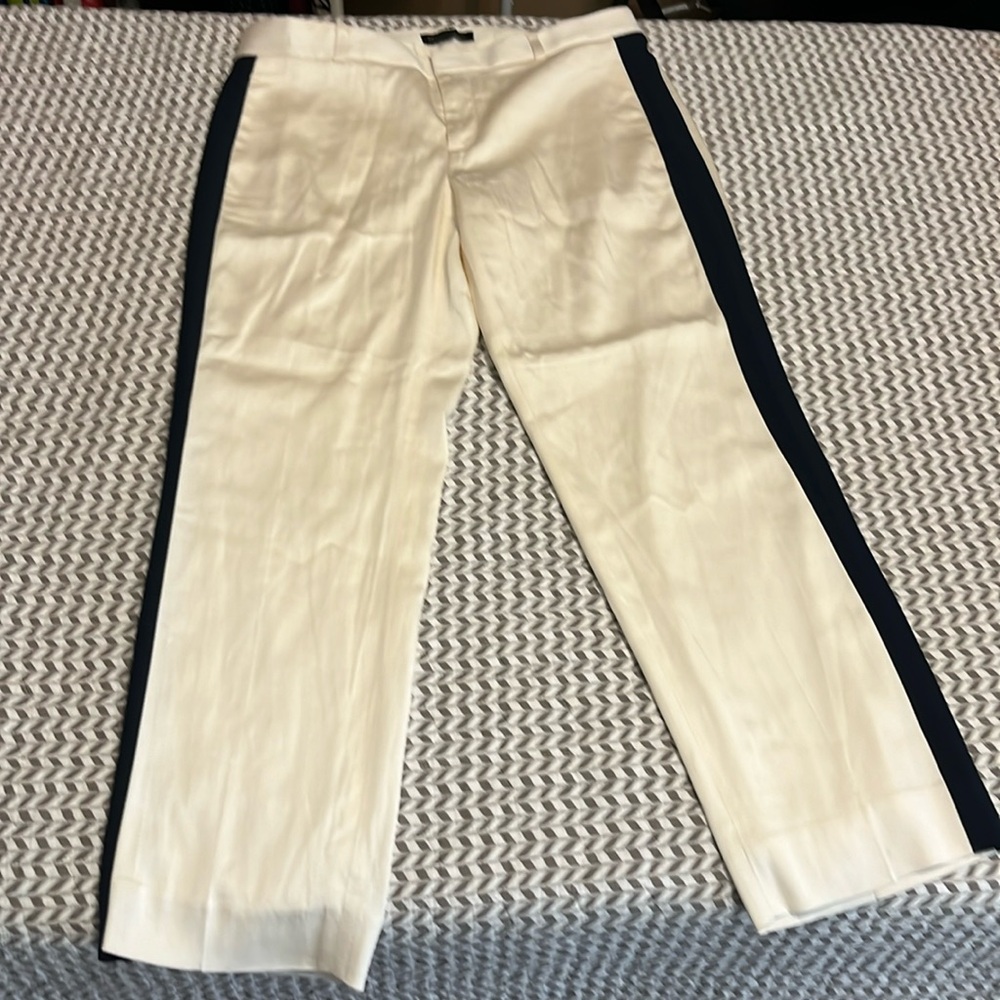🌻 SALE 5/$50 or 10/$75 🌻 Silky Banana Republic “Avery” cream / black stripe